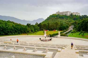 c0a5ccf4 f191 4d93 9f5bdf4385a96